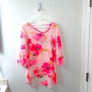 Floral Tunic w/ Cross Back
Size M